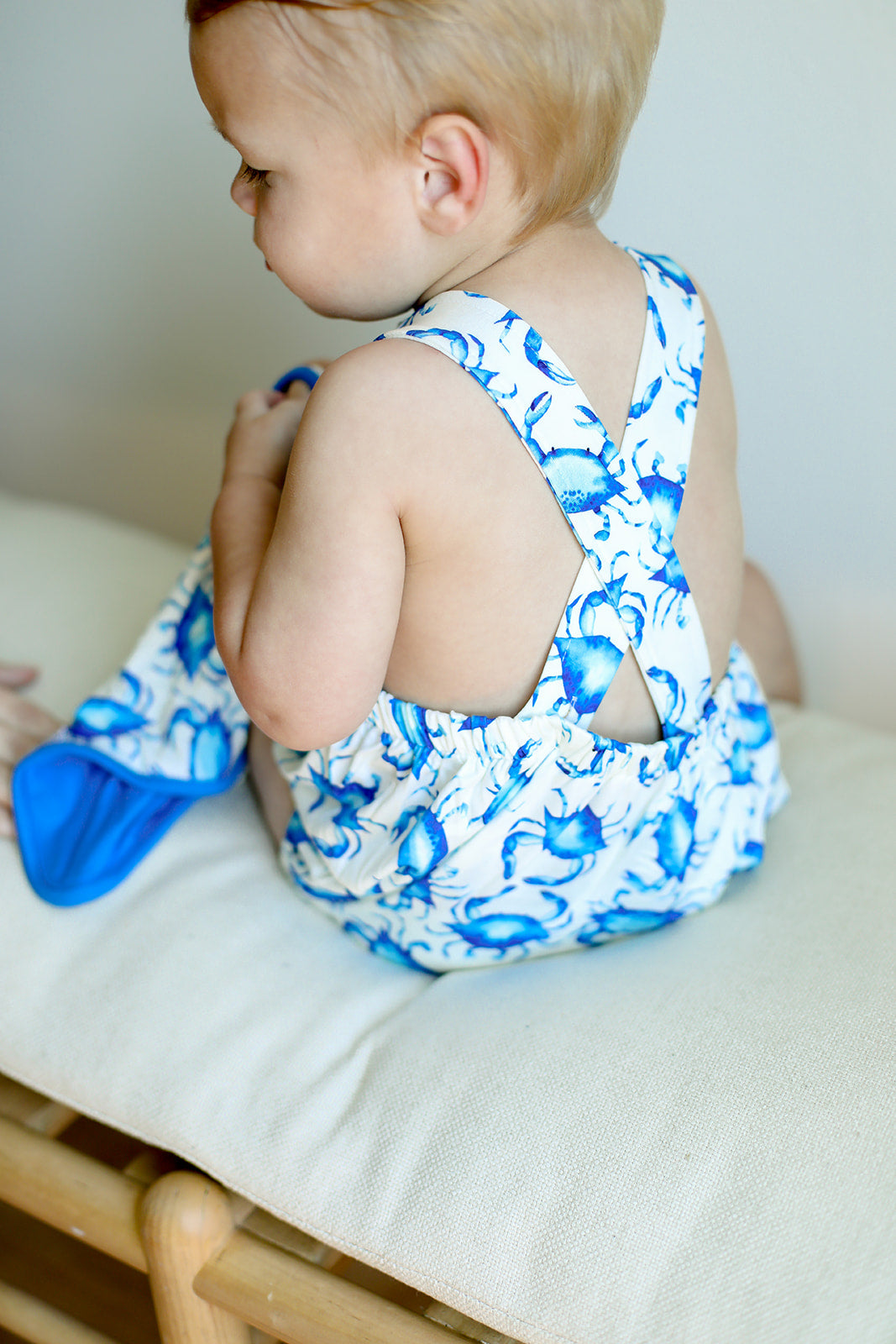 Blue Crab Bamboo Sun Bubble with Adjustable Straps
