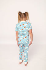 Load image into Gallery viewer, Pelican Short Sleeve 2 Piece Bamboo Pajama Set
