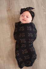 Load image into Gallery viewer, Fleur de lis Bamboo Swaddle Blanket
