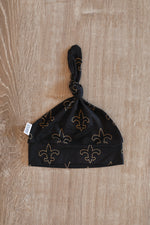 Load image into Gallery viewer, Fleur de lis Bamboo Knotted Hat
